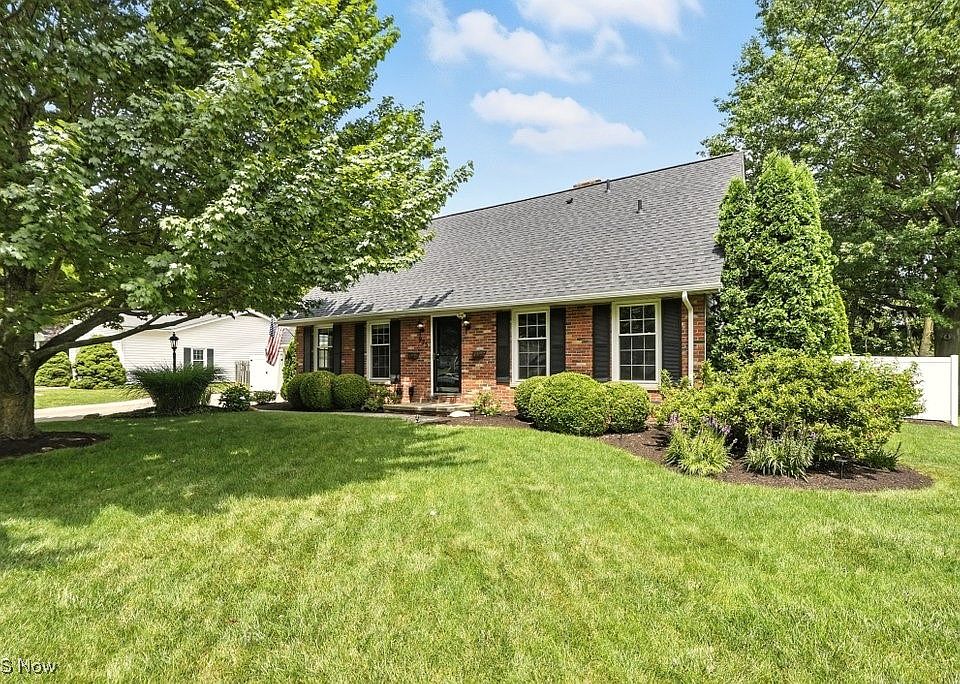 1st image of 925 Damon Dr