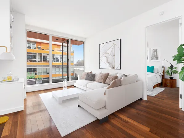 135 N 11th St, Brooklyn, NY