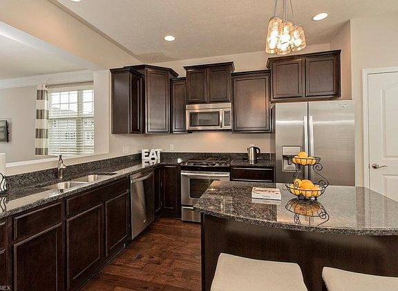 5th image of 5915 N Pointe Dr