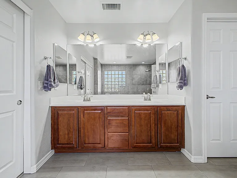 29752 W Amelia Ave — Photo 22
