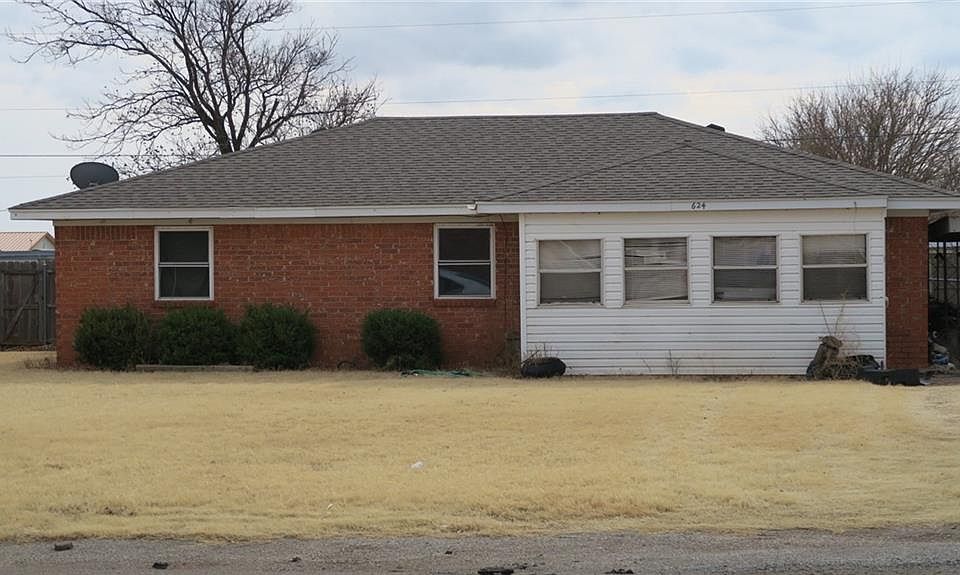 2nd image of 624 E Benton Ave