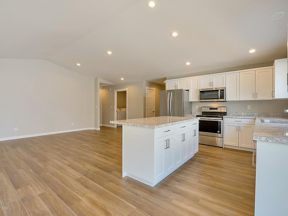 2nd image of 806 Nooksack Ave #A