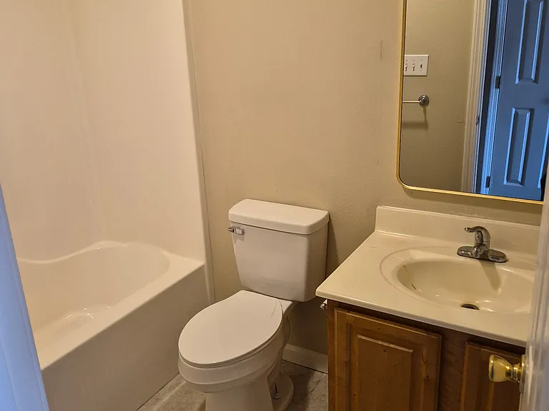 1157 S Bay St — Photo 6