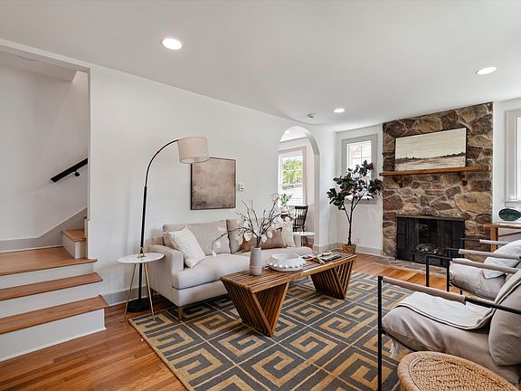 4th image of 2408 Inga St