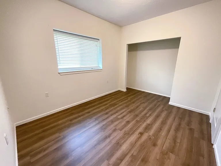 575 S Canterbury Ln — Photo 7