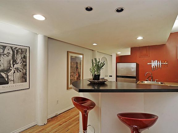 3rd image of 23 Waverly Pl APT 5J
