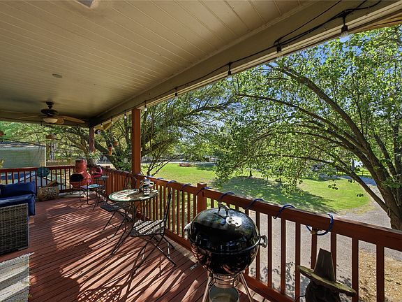 5th image of 120 Prairie Dr