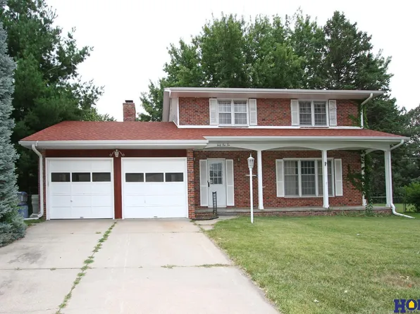 4110 Loveland Dr, Lincoln, NE 68506