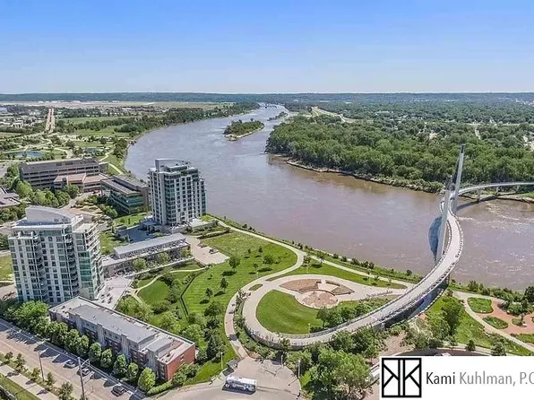 729 Riverfront Dr, Omaha, NE 68102