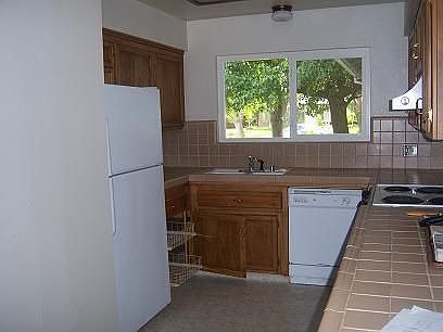 tile counters dual paned windows