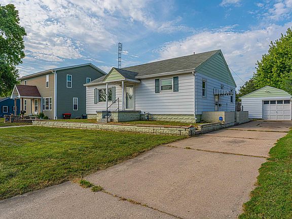 2nd image of 540 10th St