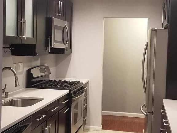 3rd image of 2856 Dover Ln APT 303