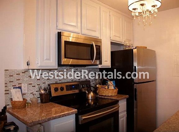 5th image of 212 Bicknell Ave