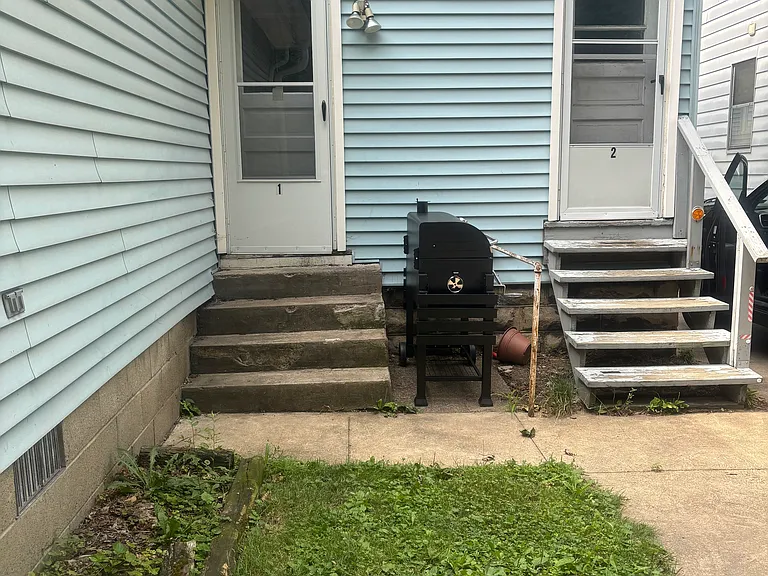 1225 W 8th St #1 — Photo 11