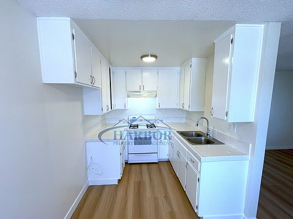 5th image of 565 Harker St APT 4