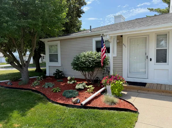 901 E Harbor Vw, Bay City, MI 48706