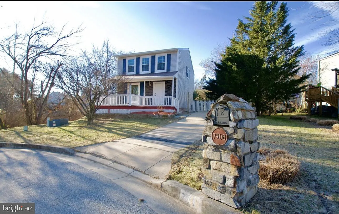 3 bed, 3.0 bath, 1720 sqft, $2,999 — Photo 1