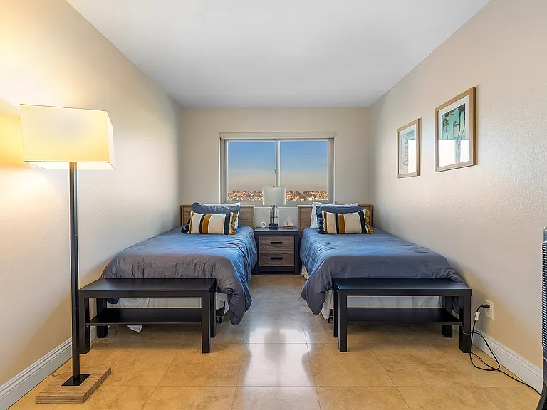 600 E Oceanfront #3A — Photo 10