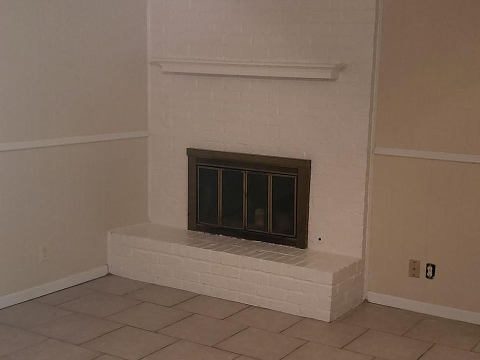 2nd image of 1321 Vanderbilt Dr