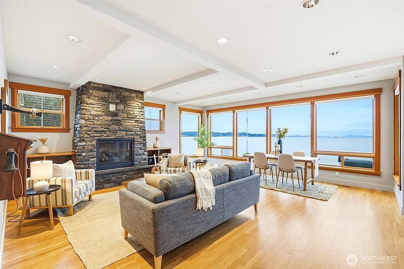 4th image of 28 W North Camano Drive