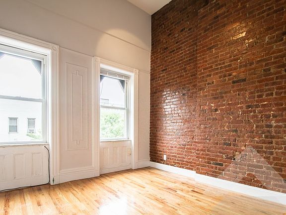 3rd image of 245 Kingsland Ave APT 3L