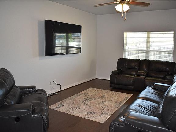 4th image of 11800 Emerald Springs Ln