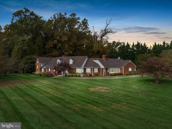 17715 Country Hills Rd, Ashton, MD 20861