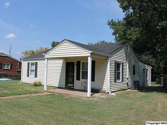 4th image of 1022 Fairway Dr NW