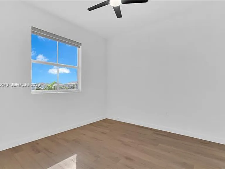2444 SE 24th Ave #2444 — Photo 33
