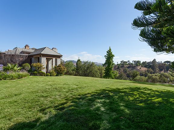 Room for pool/tennis/guest 