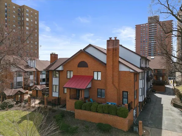 4454 Lindell Blvd APT 28, Saint Louis, MO 63108