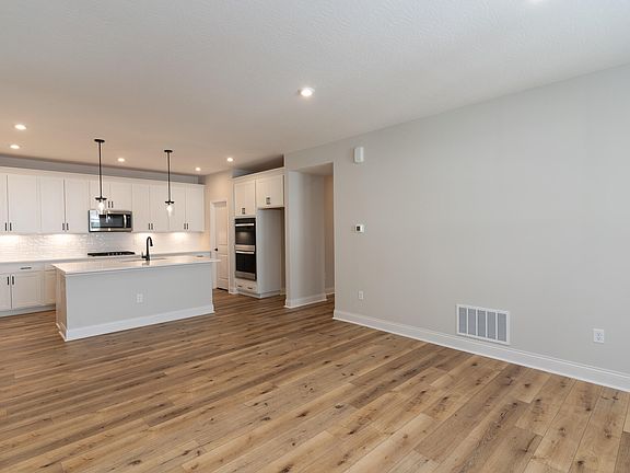 5th image of 1654 Creekwood Ct