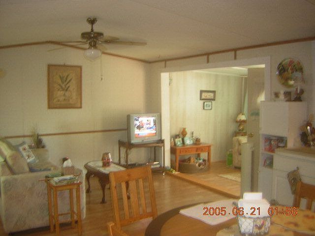 2nd image of 100 Hurst Rd