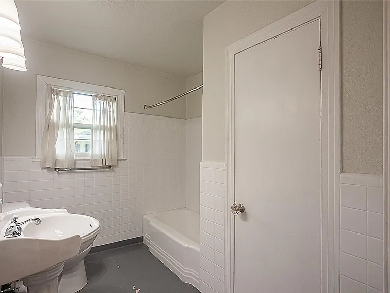 755 N 23rd St — Photo 28