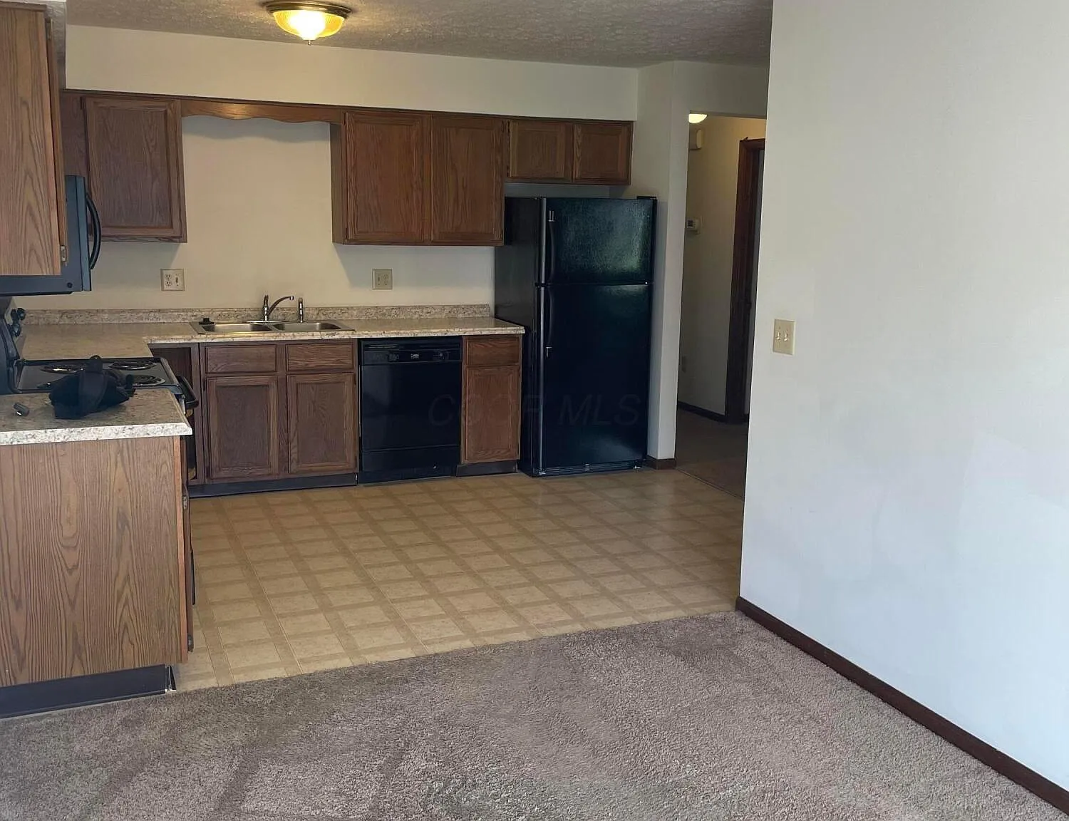 2 bed, 2430 sqft, $1,540 — Photo 4