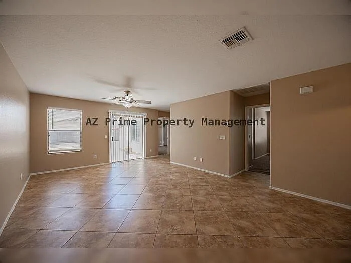 6413 W Elwood St — Photo 4