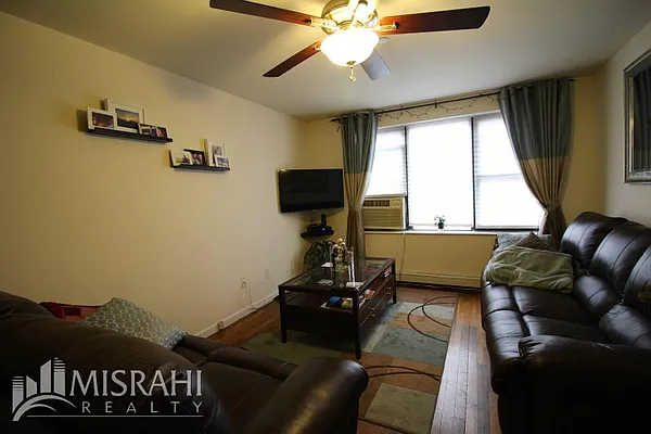 Rented by J Misrahi Realty Corp | media 24