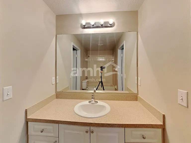 7330 Crescent Palm Dr — Photo 18