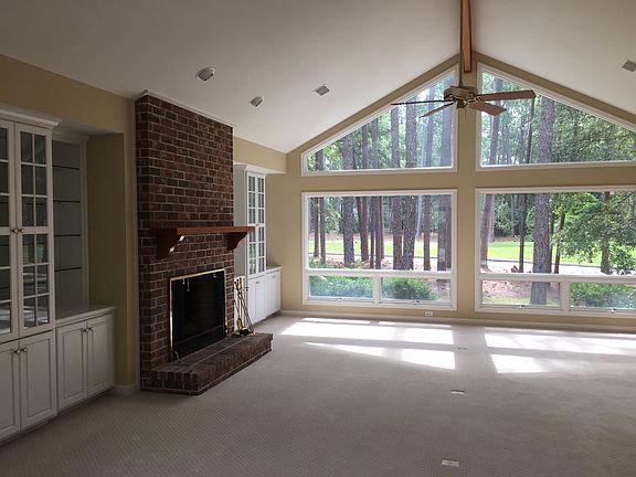 3rd image of 29 Royal James Dr
