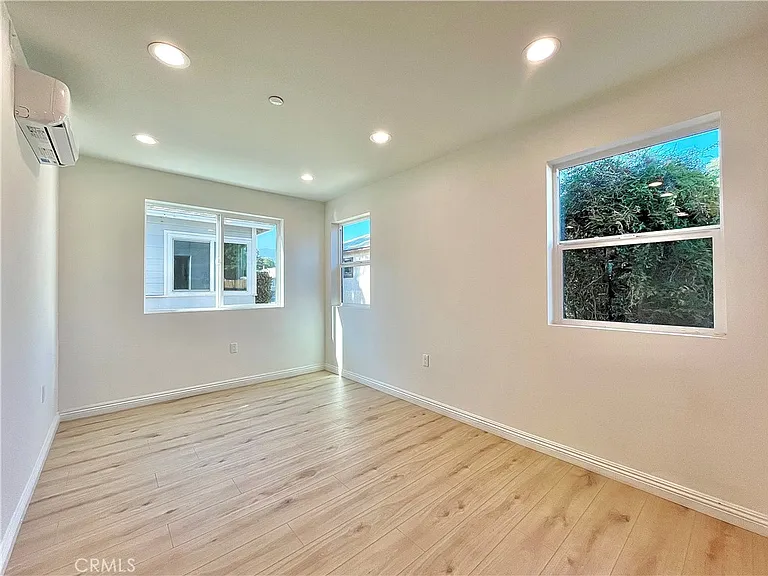 938 E Sandra Ave — Photo 8
