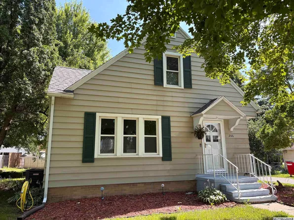 206 W 3rd St, Saint Ansgar, IA 50472
