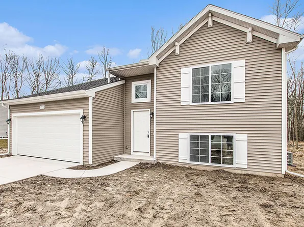 1113 Watertower Ln, Whitehall, MI 49461