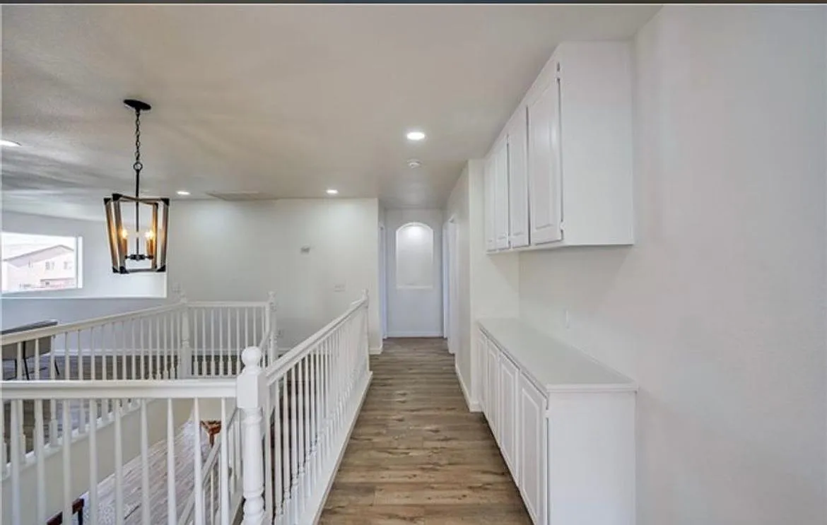 4 bed, 3127 sqft, $3,600 — Photo 2