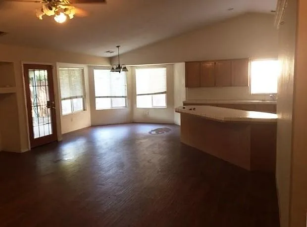 1659 W Cheryll Ave — Photo 3