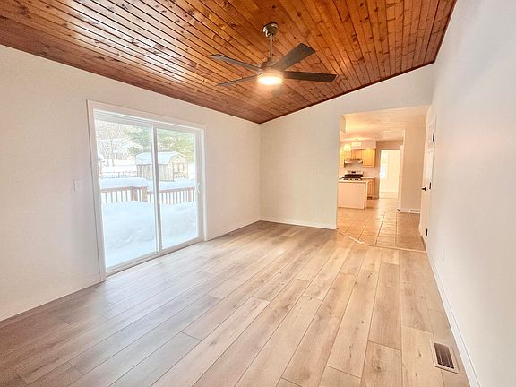 3rd image of 1705 N Philip Rd