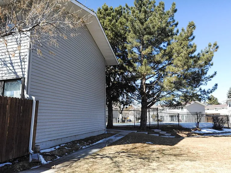 1956 S Oswego Way — Photo 1