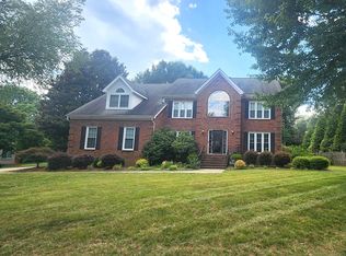 1957 Dugan Dr, Charlotte, NC 28270