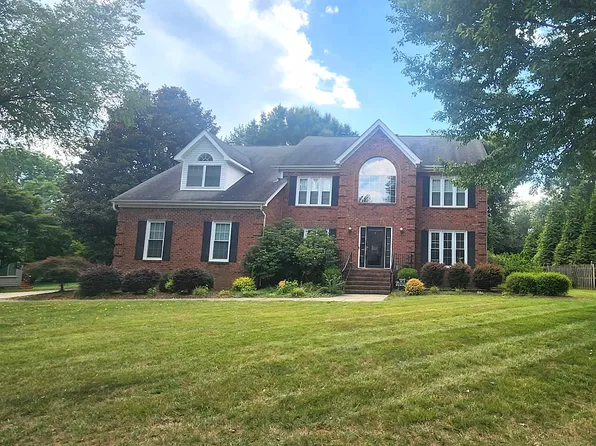 1957 Dugan Dr, Charlotte, NC 28270
