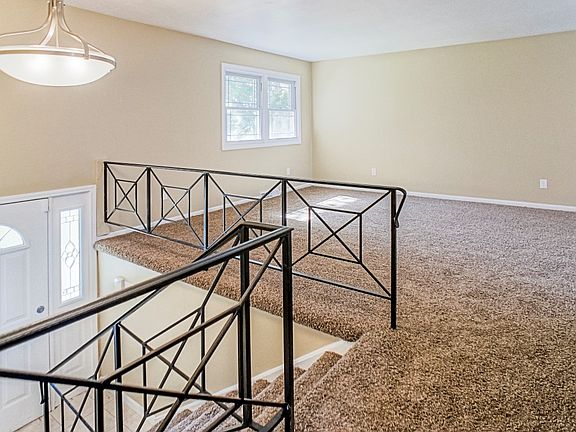 4th image of 54759 Windingbrook Dr