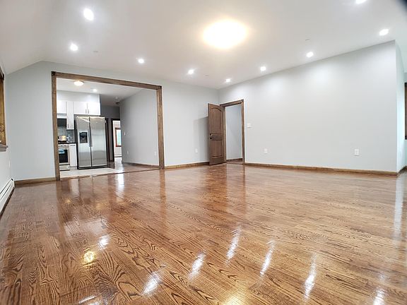 3rd image of 20218 46th Ave Floor 2